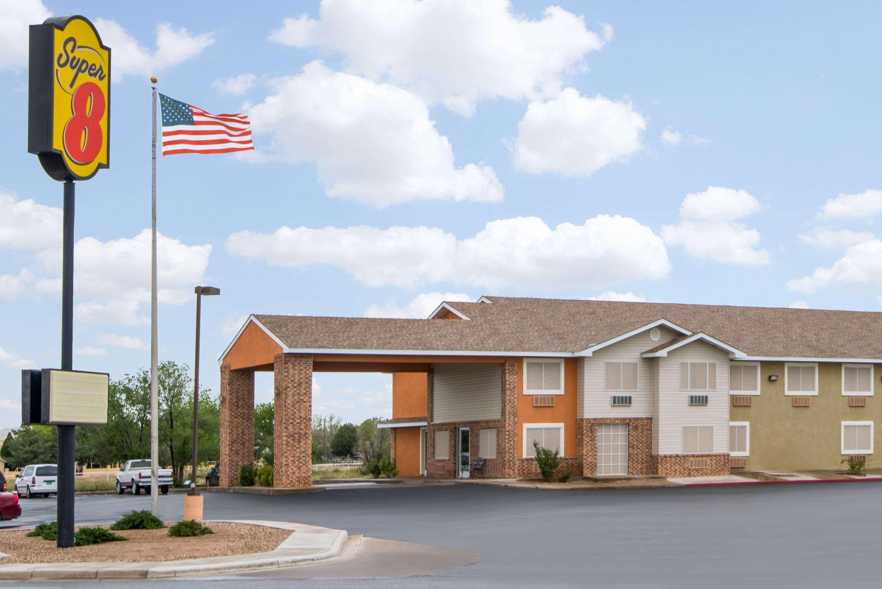 Super 8 By Wyndham Portales Motel Eksteriør bilde